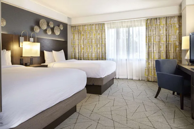 جناح كبير ركني بسريرين كوين بغرفتين، Embassy Suites by Hilton Atlanta Galleria 1/2