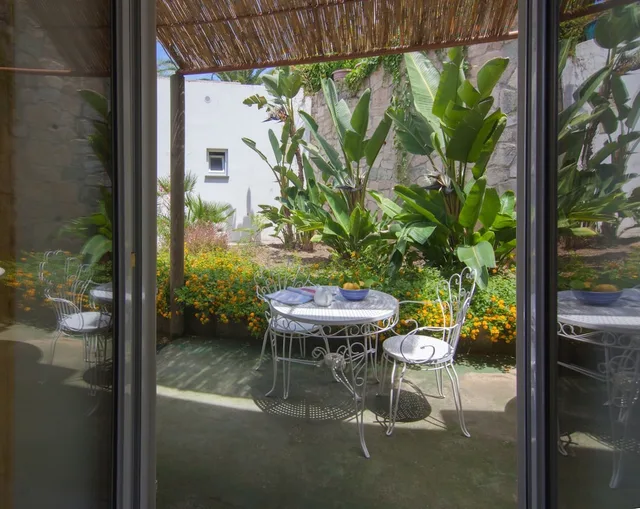 غرفة قياسية بسرير مزدوج بإطلالة على الفناء، Hotel Semiramis 10/10