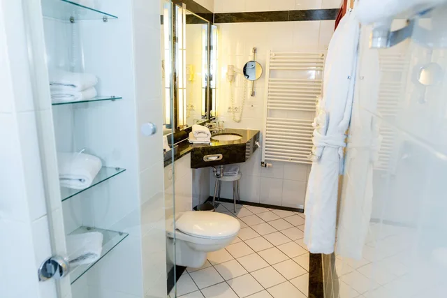 جناح بسرير كينج بغرفة نوم واحدة، Hotel Kaiserhof 6/7