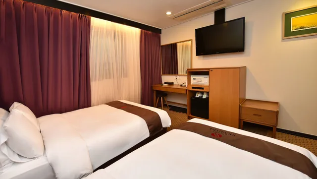 غرفة ديلوكس بسريرين منفصلين، Hotel Skypark Myeongdong I 1/8