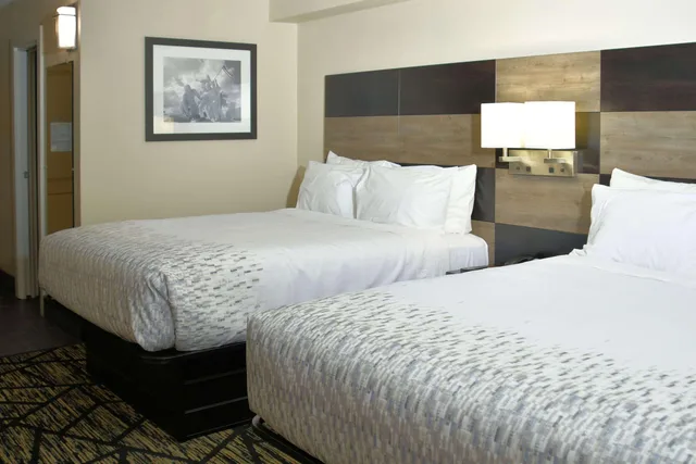 غرفة بسريرين كوين، Clarion Pointe Jacksonville near Camp Lejeune 1/1