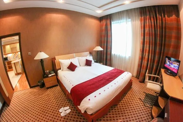 جناح بسرير كينج بإطلالة على المدينة، City Center Hotel Manama 1/1