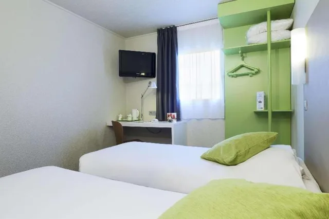 Next Generation, Twin Beds، Campanile Argenteuil 8/10