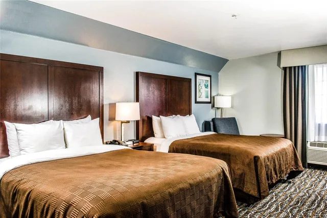 غرفة بسريرين كوين، Clarion Hotel By Humboldt Bay 2/4