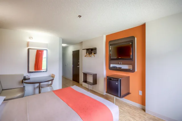 غرفة ديلوكس بسرير كينج بمطبخ صغير، Motel6 Headingley, MB - Winnipeg West 3/10