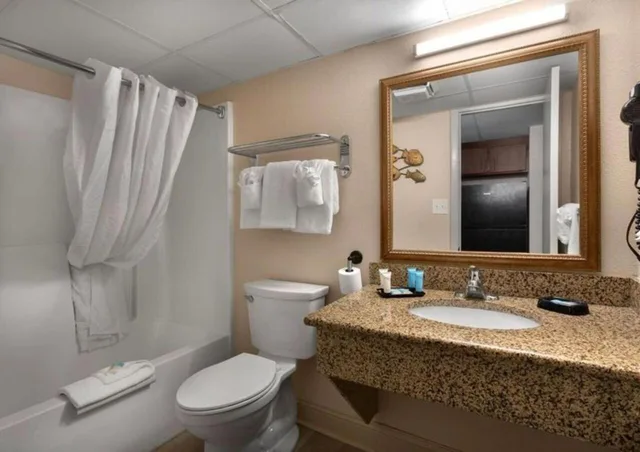 Tower, King Bed, Ocean Front، Sea Crest Oceanfront Resort 2/2