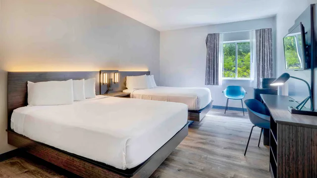 غرفة رباعية بسريرين كوين، Motel6 Bethel, CT - Danbury 1/4