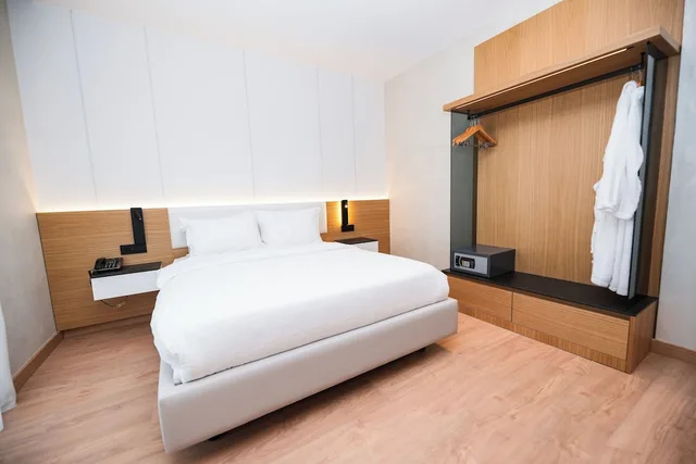 غرفة بسرير كوين بإطلالة على البحر بشرفة، Agimi And S Hotel 2/10