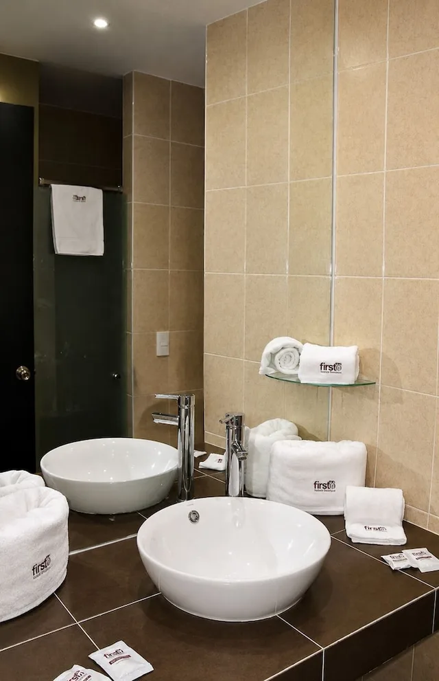 غرفة عائلية بسرير كينج وسرير فردي، First Inn Hotel and Business 10/10