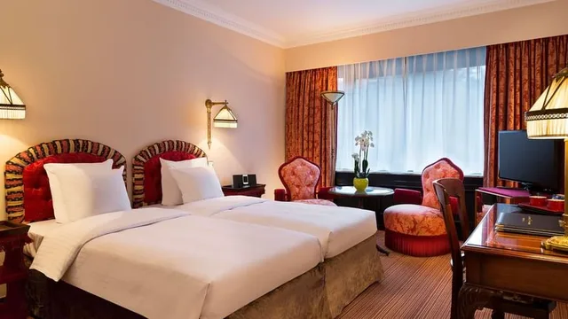 غرفة عائلية، Hotel Barsey By Warwick 1/7