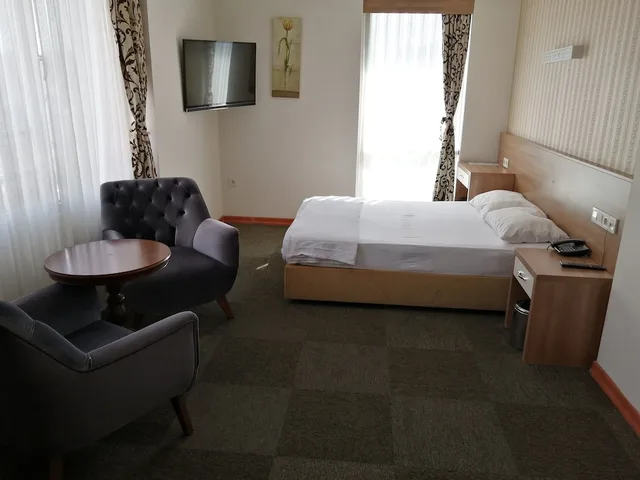 Multiple Bedrooms, Standard, Triple, Double and Twin Beds، Nice Royal 2/3