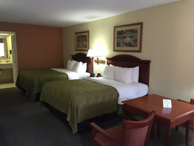 غرفة قياسية بسريرين كوين، Econo Lodge Inn and Suites Eagle Pass, TX 10/10