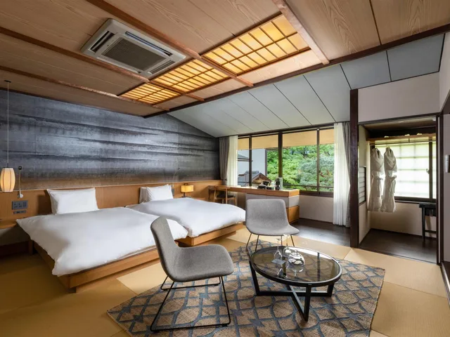 Deluxe, Twin Beds, Nanzenji Sando Kikusui 2/8