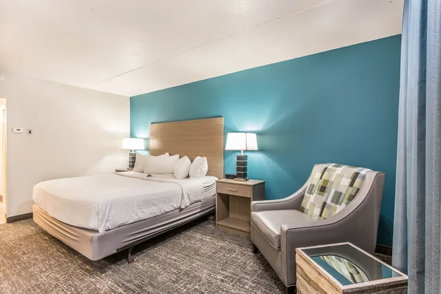 جناح استوديو بسرير كينج، EverSpring Inn and Suites 1/1