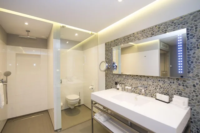 East, Suite، Van Der Valk Hotel Sassenheim-Leiden (8Km From Leiden) 2/3