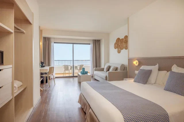 Superior, Queen Bed, Sea View, Sofa, Balcony, Alua Calas de Mallorca Resort 4/10