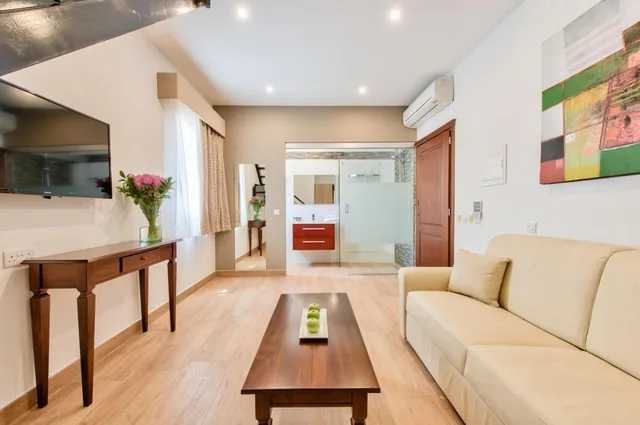Duplex, Studio, Queen Bed, Sofa، PALAZZO VIOLETTA 1/3