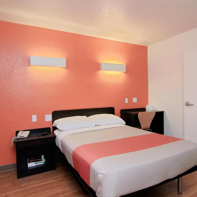 غرفة بسرير كوين، Motel6 Scottsdale, AZ - Old town Scottsdale/Fashion Square 4/9