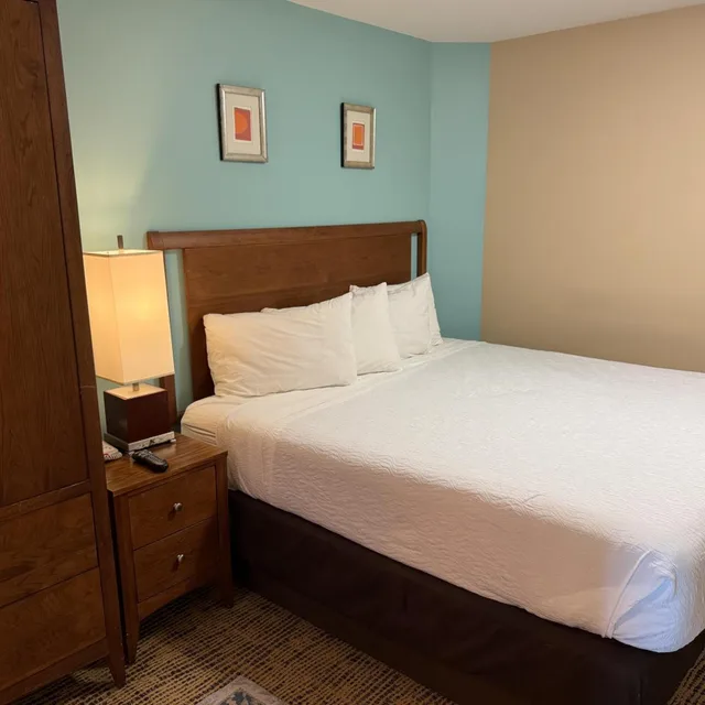 Suite, King Bed, Ocean Front, Towers at North Myrtle Beach 1/6