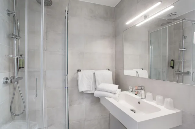 غرفة كومفورت ثلاثية بسرير مزدوج وسرير فردي، L'Alcove Hotel 6/6