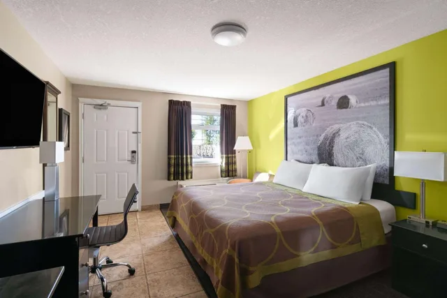 استوديو بسرير كينج، Super 8 By Wyndham Fort Mcmurray 1/5