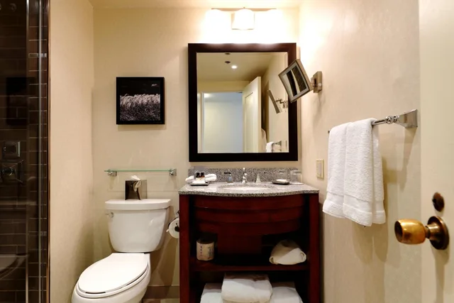 Fairmont Gold, King Bed, Lounge Access, Corner، Fairmont Winnipeg 5/6