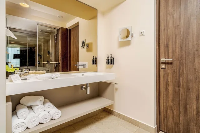 غرفة بزنس بسرير كوين، Kronwell Brasov Hotel 9/10