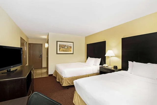 Suite, Multiple Beds، La Quinta Inn Suites Salina 2/3