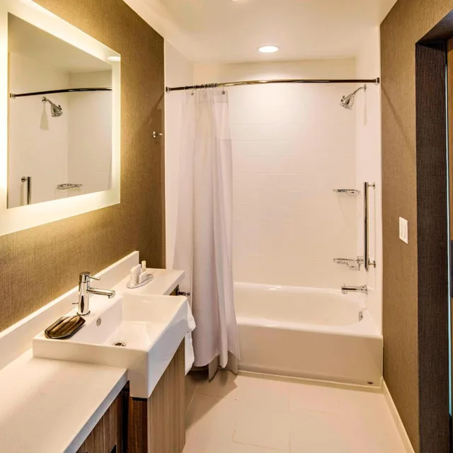 جناح بسريرين كوين مع سرير سحّاب إضافي مع أريكة لذوي الإعاقة، Springhill Suites Dayton Vandalia 3/4