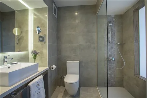 Classic, Double or Twin Bed, Lateral Side Sea View، Lordos Beach Hotel and Spa 3/3