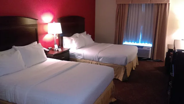 غرفة قياسية بسريرين كوين، Holiday Inn Express White House 3/7