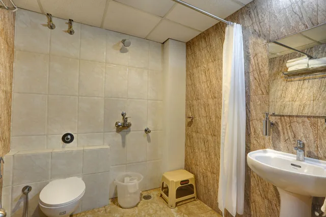 غرفة فاخرة بسريرين منفصلين، Hotel Windsor Castle Inn 2/2