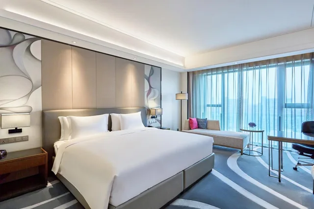 غرفة قياسية بسرير كينج مع دخول الصالة، Crowne Plaza Hangzhou Qiantang 5/9