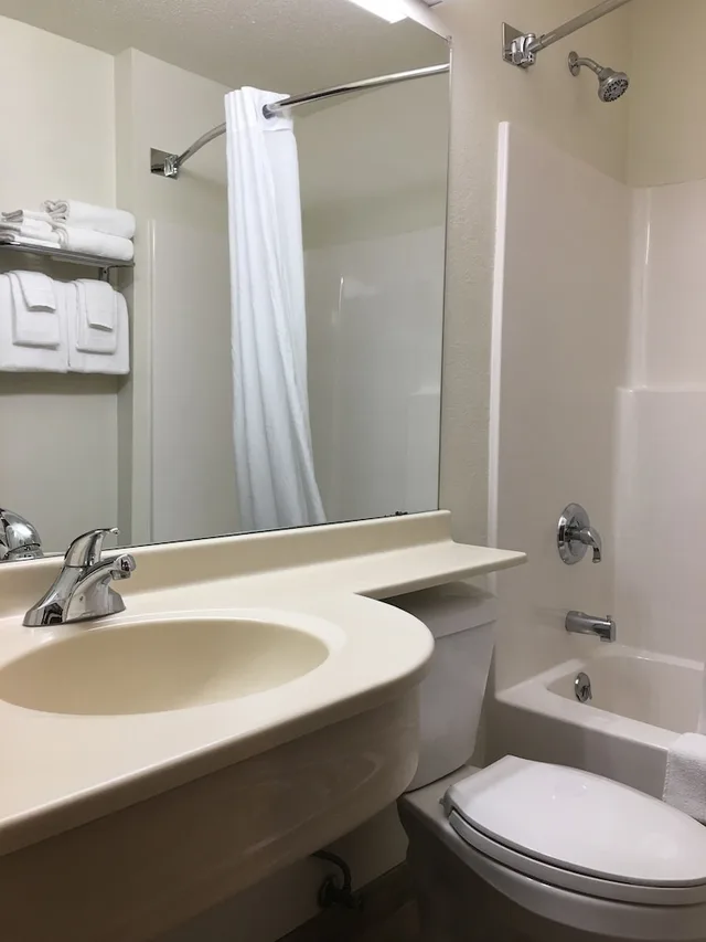 جناح استوديو بسرير كوين، Microtel Inn Suites By Wyndham Rice Lake 3/3