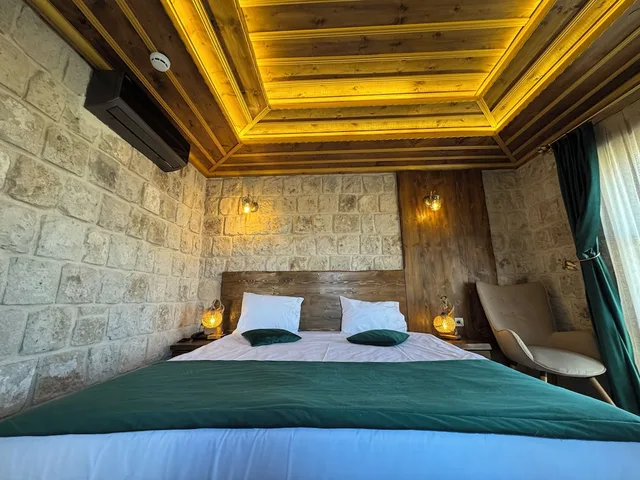 جناح بريميوم بسرير كينج بحوض جاكوزي، Flavia Cappadocia Hotel 1/10