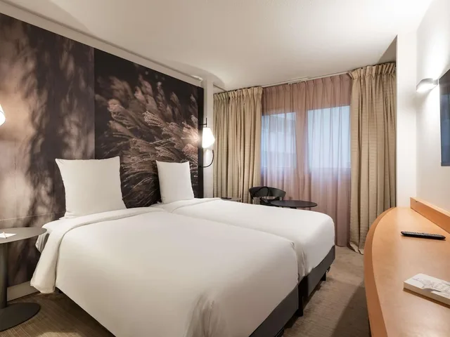 غرفة كلاسيكية بسريرين منفصلين بحوض استحمام، Mercure Paris La Defense 4/8