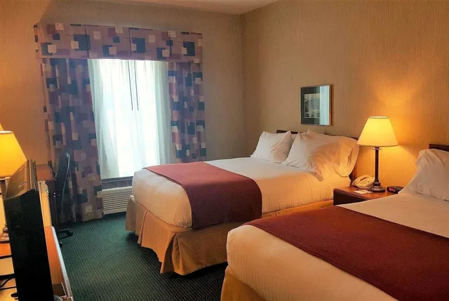 غرفة بسريرين كوين، Baymont By Wyndham West Plains 2/5