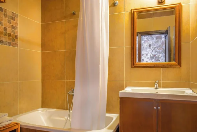 Room, Double Bed, Street View، Guesthouse Monastiri 6/7