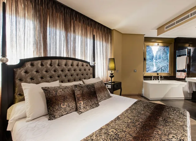 جناح كلاسيكي بسرير كينج، Hotel Condestable Iranzo 2/10