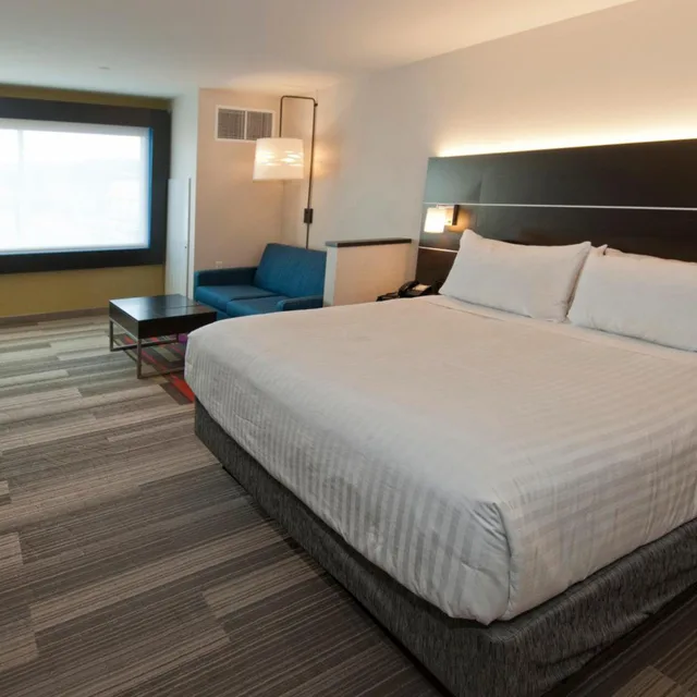 جناح بغرفة نوم واحدة لذوي الإعاقة، Holiday Inn Express & Suites Johnstown 2/2
