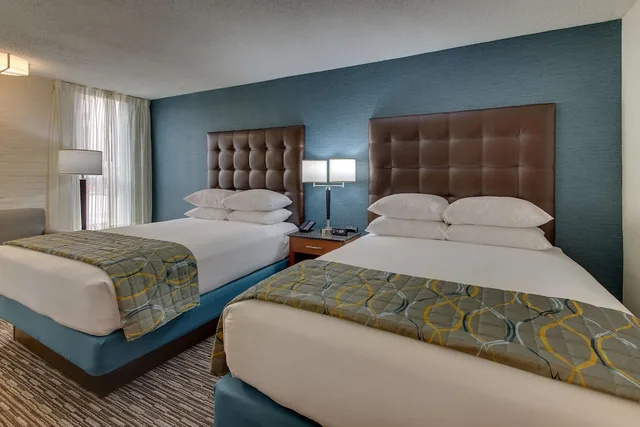 غرفة بسريرين كوين، Pear Tree Inn St Louis Airport 2/4