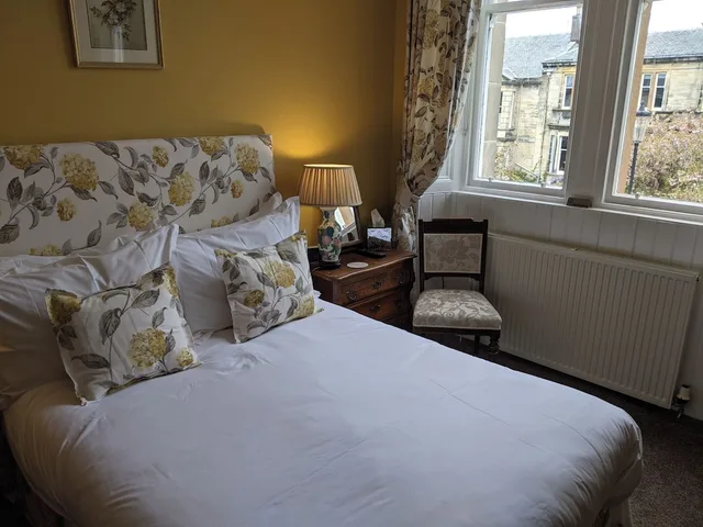 غرفة صغيرة بسرير مزدوج بحمام خاص، Lochinver Guest House 1/5