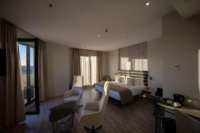 جناح بريستيج، Abba Sevilla Hotel 1/1