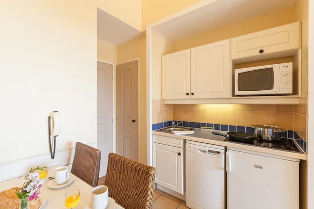 1 Bedroom, Apartment, Bunk Bed, 2 Sofa, Alcove, Terrace, Pierre Vacances Village Residence Cap Esterel 9/10