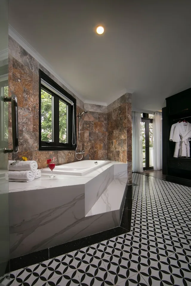 غرفة بريميوم بسرير كينج بإطلالة على المدينة بشرفة، Golden Holiday Hoi An Hotel 9/10