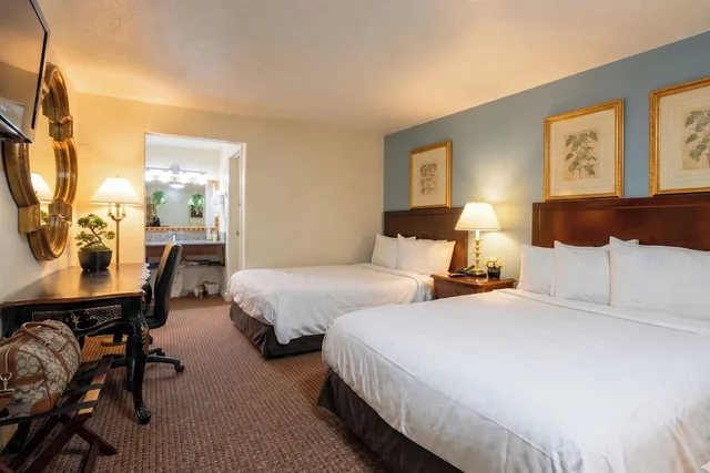 Suite - 2 Full Beds، Sacramento Inn & Suites Cal Expo I-80 3/10