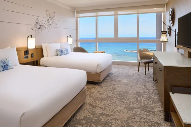 Premier, 2 Queen Beds, Ocean Front، Prince Waikiki 2/4