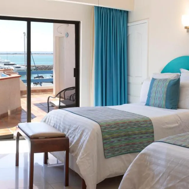 غرفة سوبيريور بسريرين منفصلين بإطلالة على البحر، The Westmarine Waterfront Hotel 4/4
