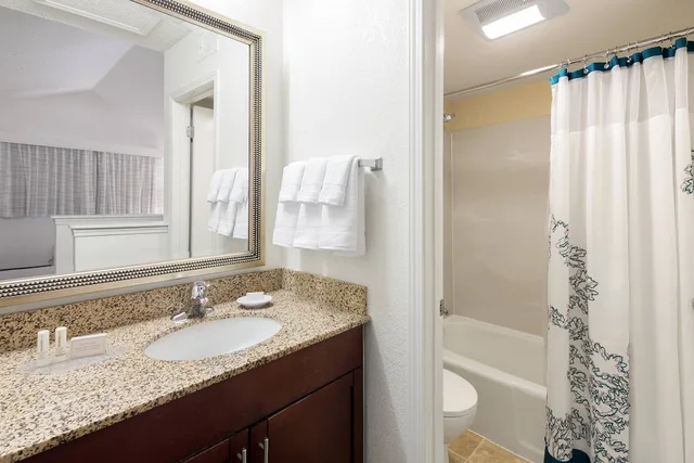 جناح عائلي بسريرين كوين بغرفتي نوم مع أريكة، Residence Inn Anaheim Placentia Fullerton 5/7