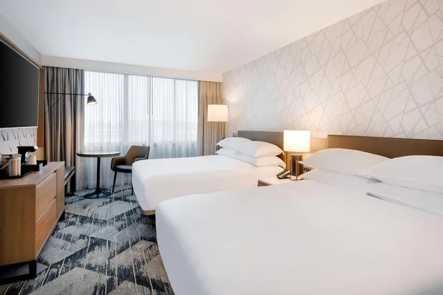 غرفة ديلوكس بسريرين كوين، Sheraton Birmingham 1/5